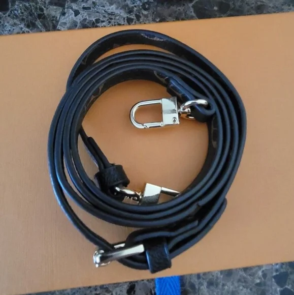 ❤Faux leather adjustable strap ❤ - Picture 6 of 11